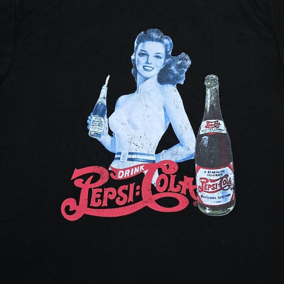 Pepsi🥤 1940s Pinup📌 Girl👱‍♀️ Graphic Tee👕 - NWT - Picture 3 of 11